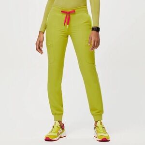 Size Small Limeade Muoy Jogger Scrub - worn 1-2 times, no issues!